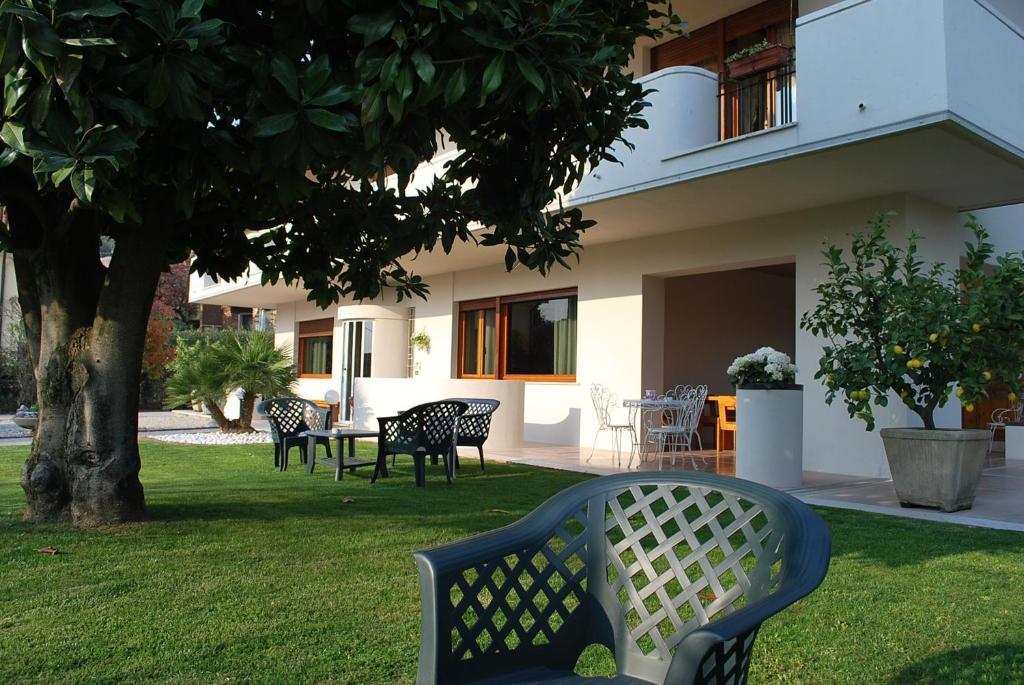 B&B Villa Bianca Sona Exterior foto