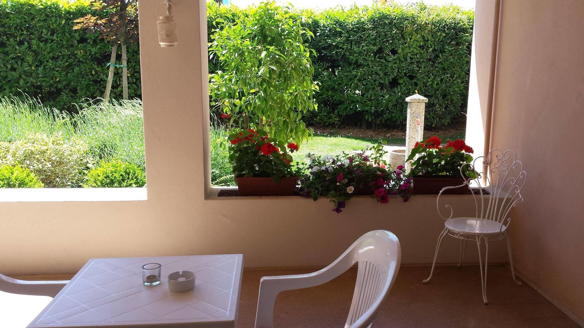 B&B Villa Bianca Sona Exterior foto